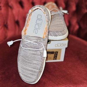 Worn once - Hey Dude Peach 🍑 bud